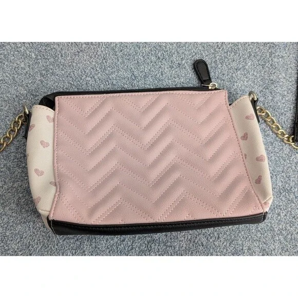 Luv Betsey by Betsey Johnson Pink Chevron Heart Crossbody Bag Gold Heart Detail - Picture 4 of 9